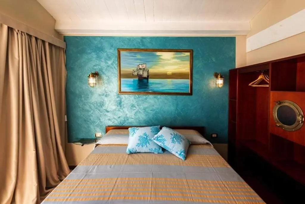 ホテル Le Tre Caravelle SantʼAntìoco